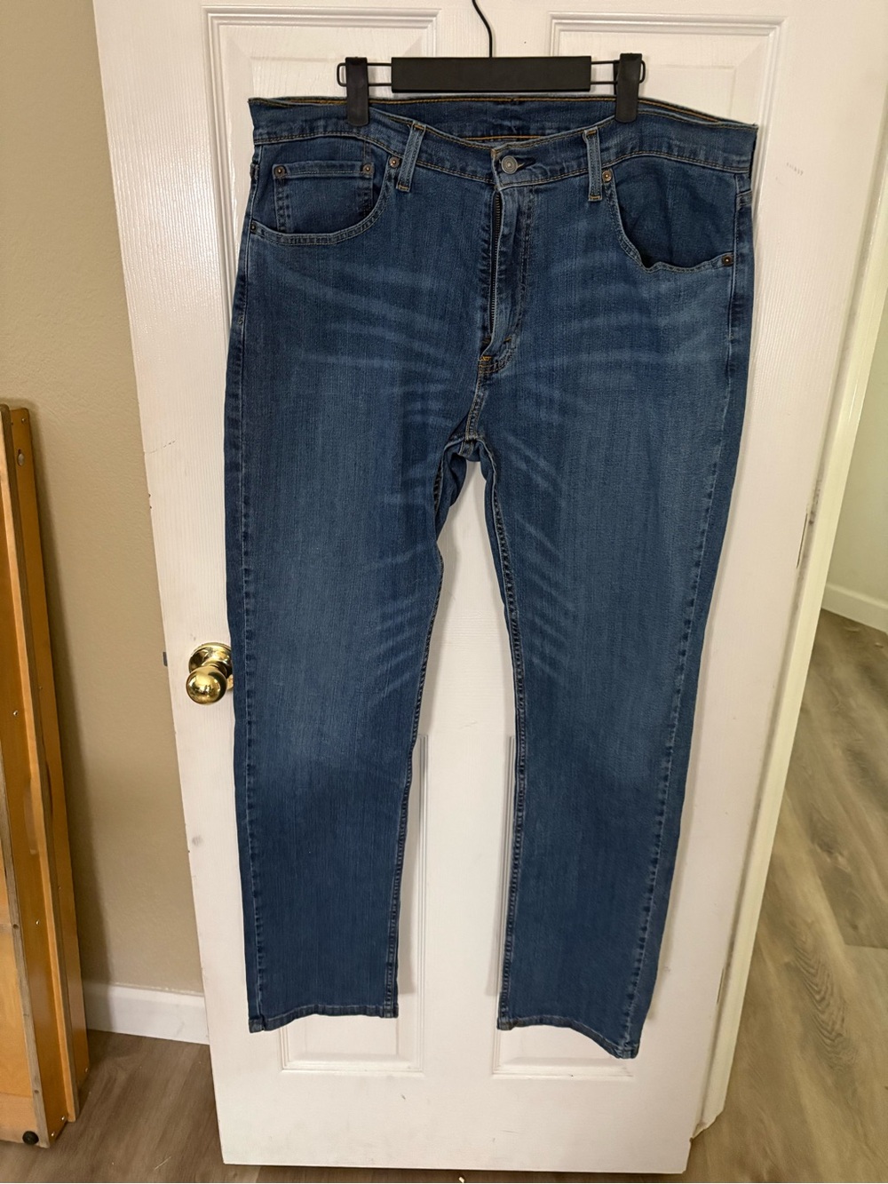 Men's Classic Blue Denim Jeans - Straight Fit 559 36x34 never worn